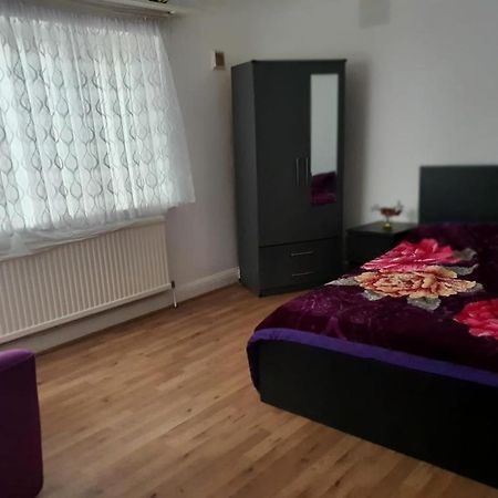 Grey Double Bedroom Λονδίνο Εξωτερικό φωτογραφία