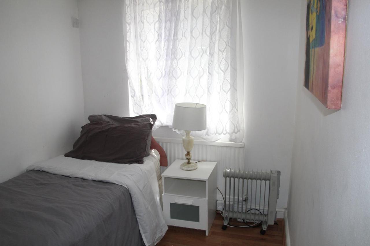 Grey Double Bedroom Λονδίνο Εξωτερικό φωτογραφία