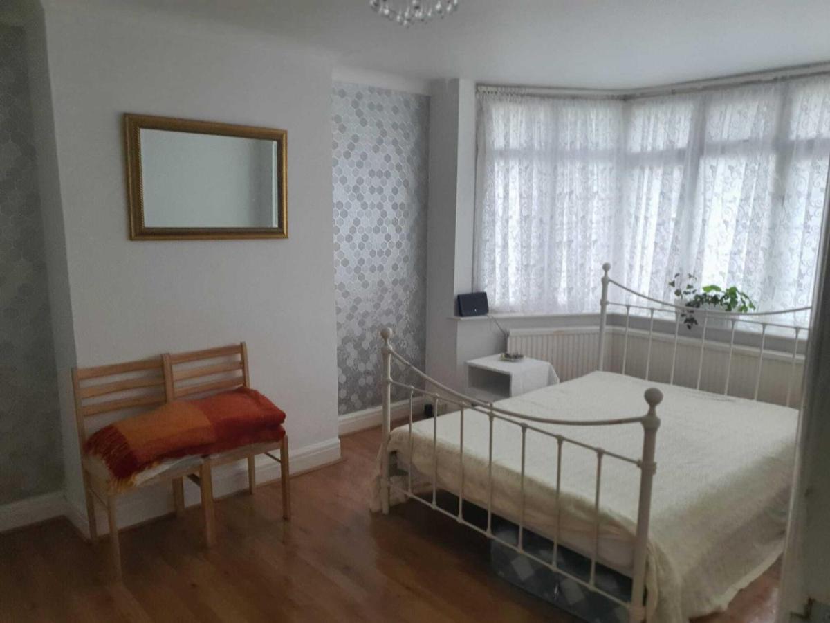 Grey Double Bedroom Λονδίνο Εξωτερικό φωτογραφία